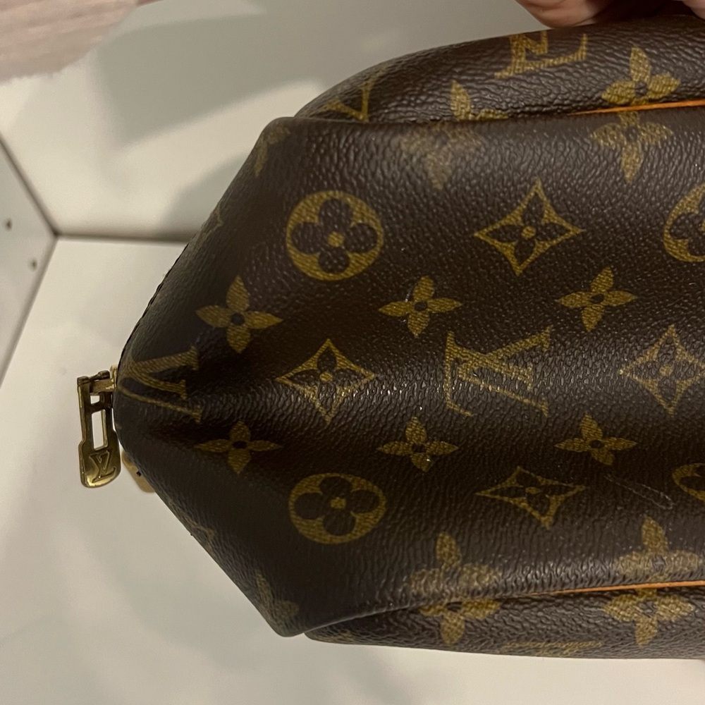 Louis Vuitton Monogram Canvas Handbag - Picture 5 of 8